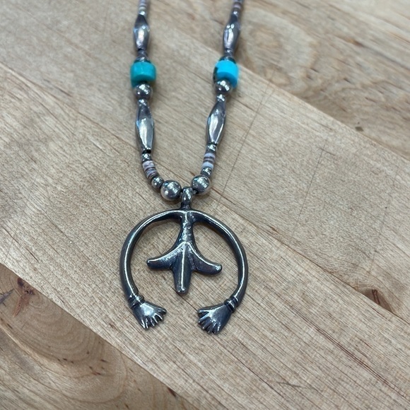 ⭐️Vintage Navajo Naja Pendant Turquoise & Sterling Silver Necklace—Beautiful! - Picture 2 of 8
